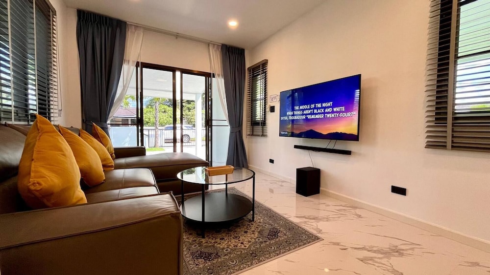 Khaolak Pool Villa With 3 Bedrooms