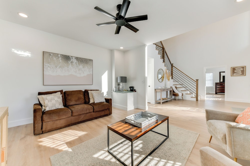 Pet-friendly Lake Norman Retreat w/ Deck & Grill