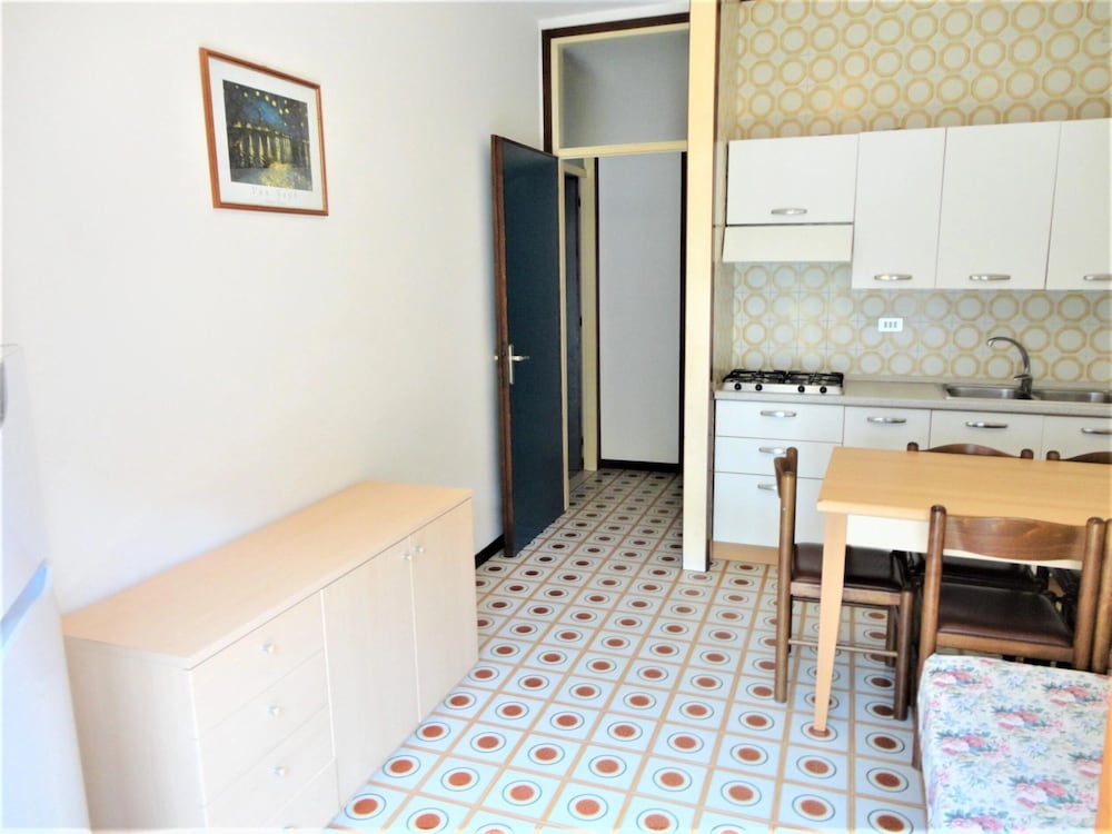 Comfy Apartment With Balcony