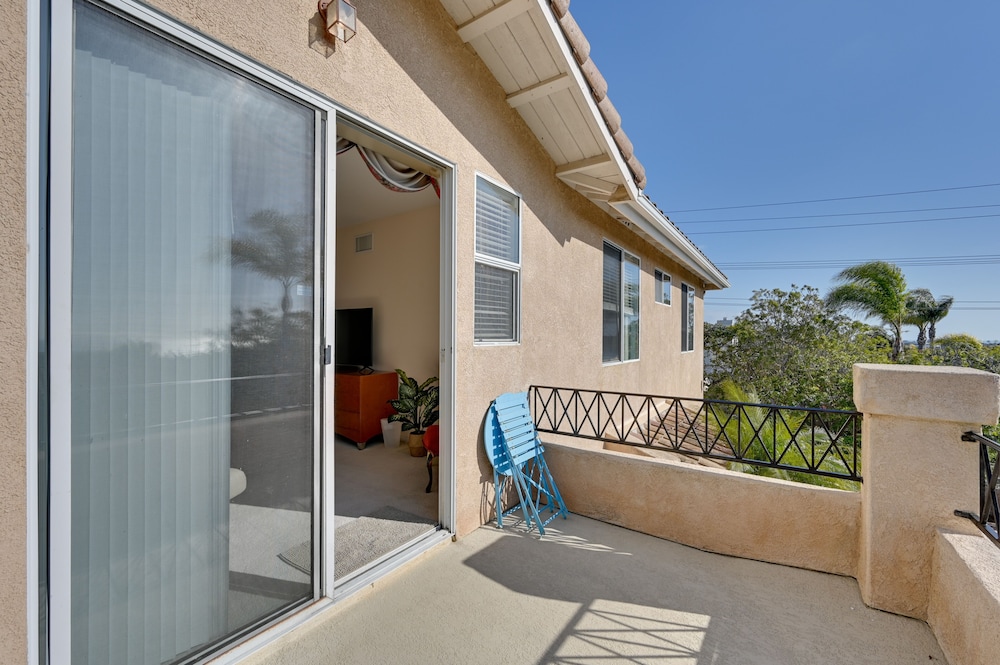 1 Mi to Beach: Spacious Home w/ Ocean Views! view 3