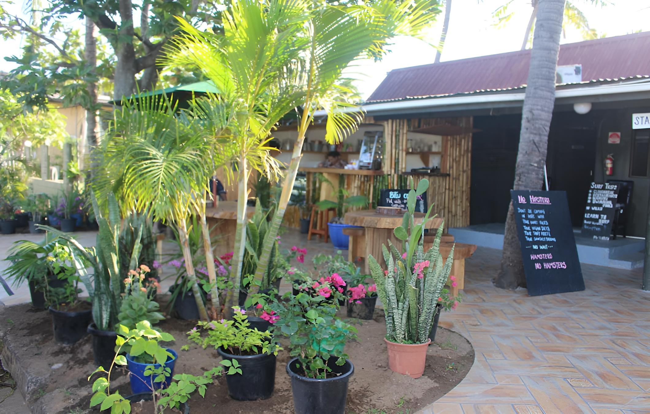 Travellers Beach Resort - Hostel