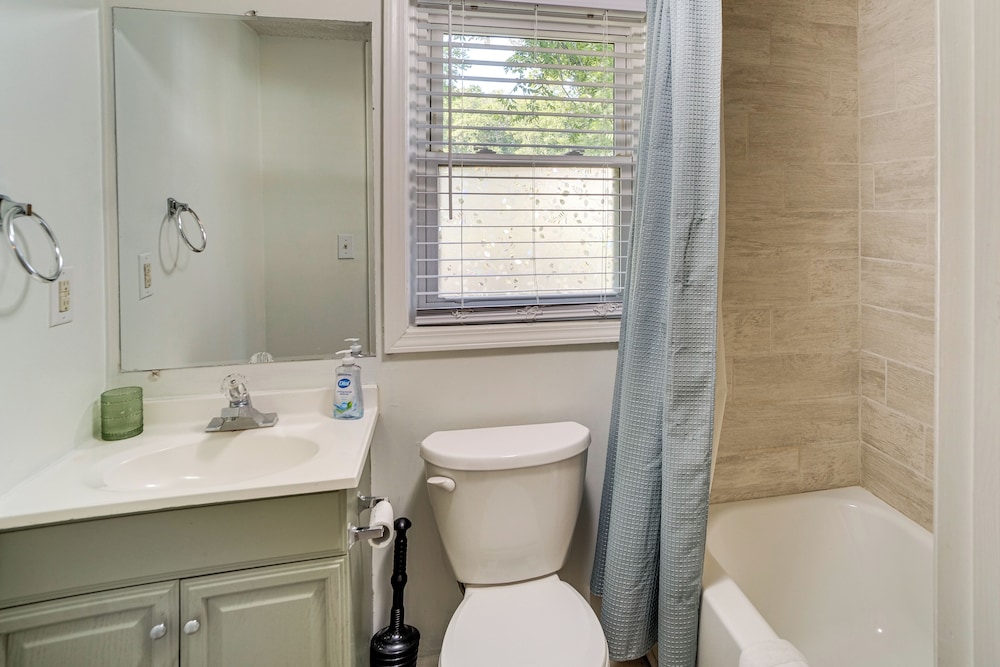 7 Mi to Broadway: Cozy, Quiet Whites Creek Retreat