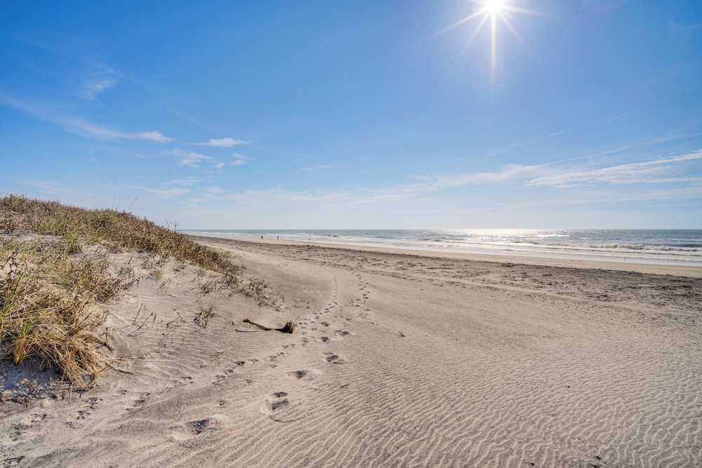 1 Block to Brigantine Beach: Breezy Home w/ Patio!