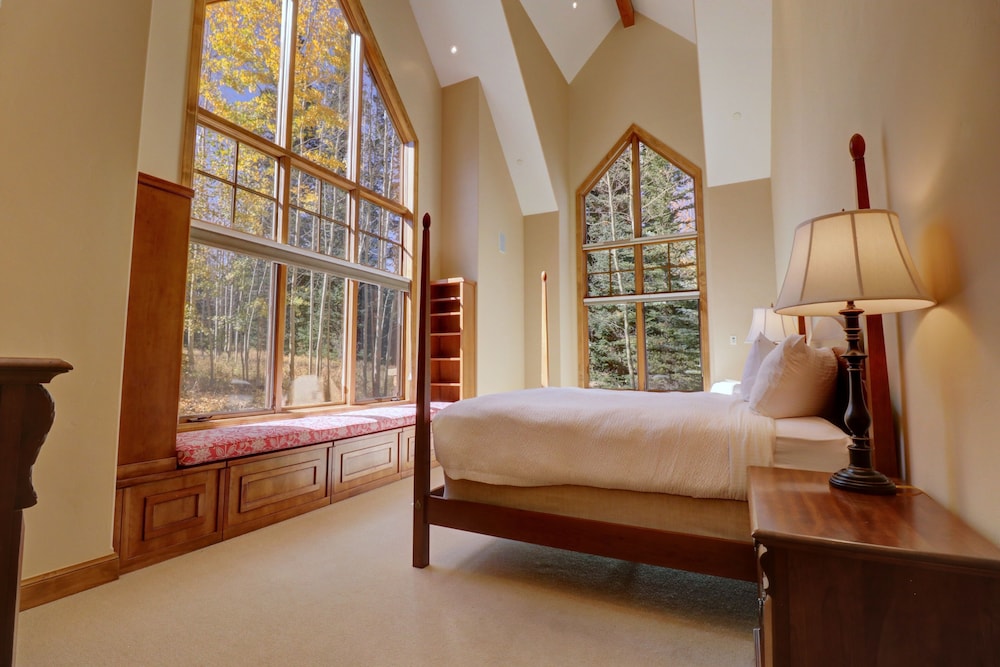 Peakside Escape 178 3 Bedroom Home