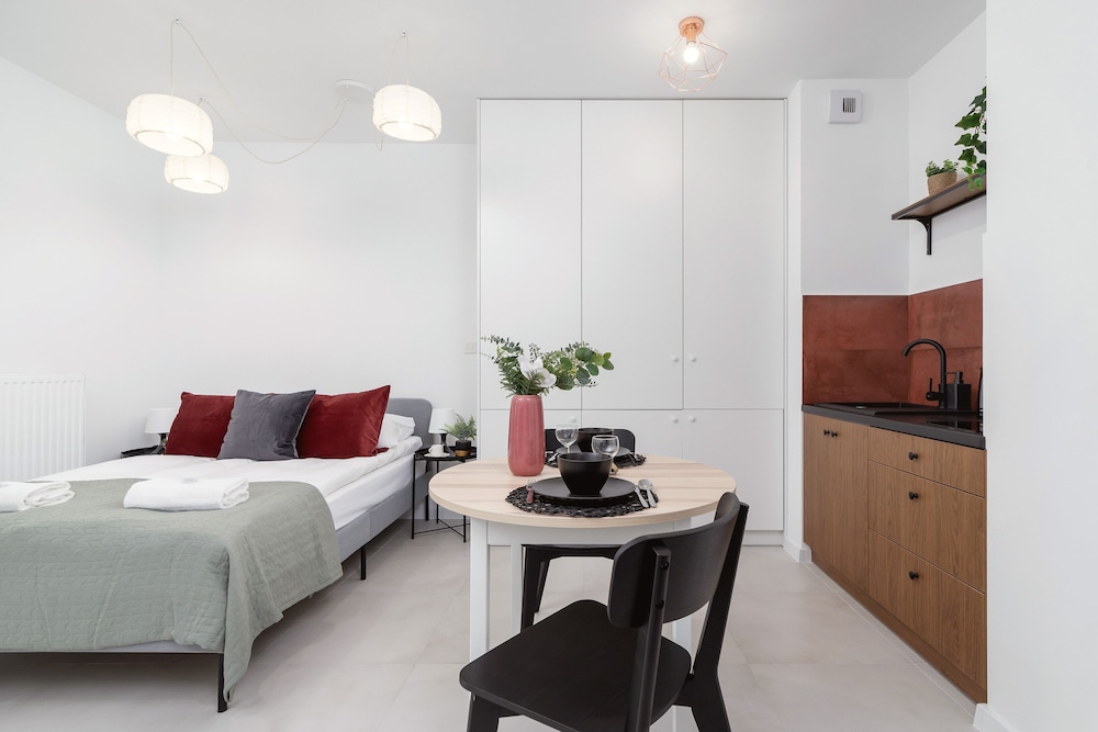 Stylish Studio Kiełkowskiego by Renters view 2