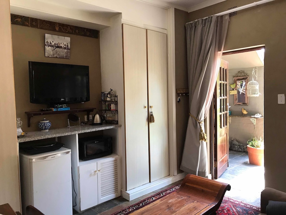 Waterhouse Guest Lodges 202 Lawley Street