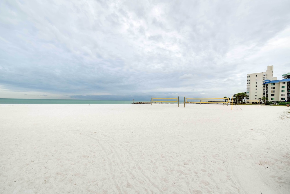 Steps to St. Pete Beach: Condo w/ Pool! view 5