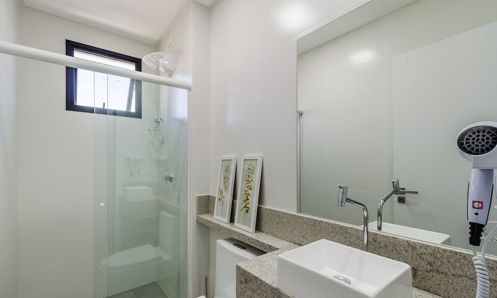 MHF II Apts Variados em Prédio com Vista para o Mar em Itapema