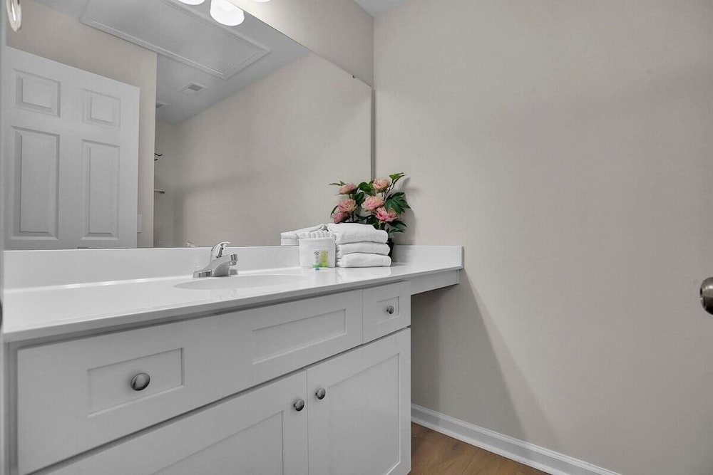 River Oaks 30h 2 Bedroom Condo