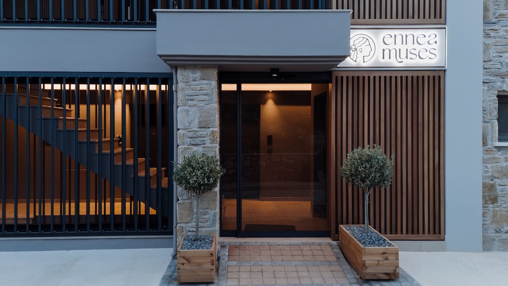 Hotel Ennea Muses Rooms & Suites - Image 1