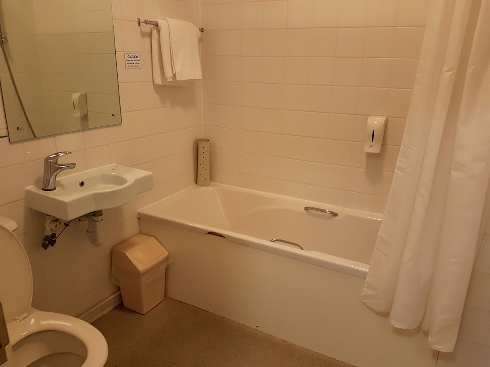 Altrincham Vacations - The Ashley Hotel - Property Image 12