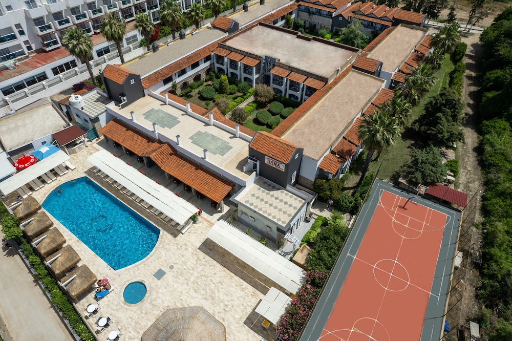 Tiana Beach Tatil Köyü - Her Şey Dahil - Image 28