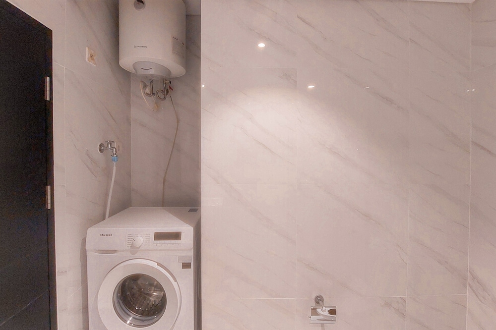 Elegant 1Br Apartment At Branz Bsd City