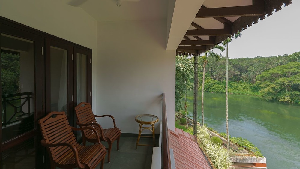 River Banks Madaparambil Resort