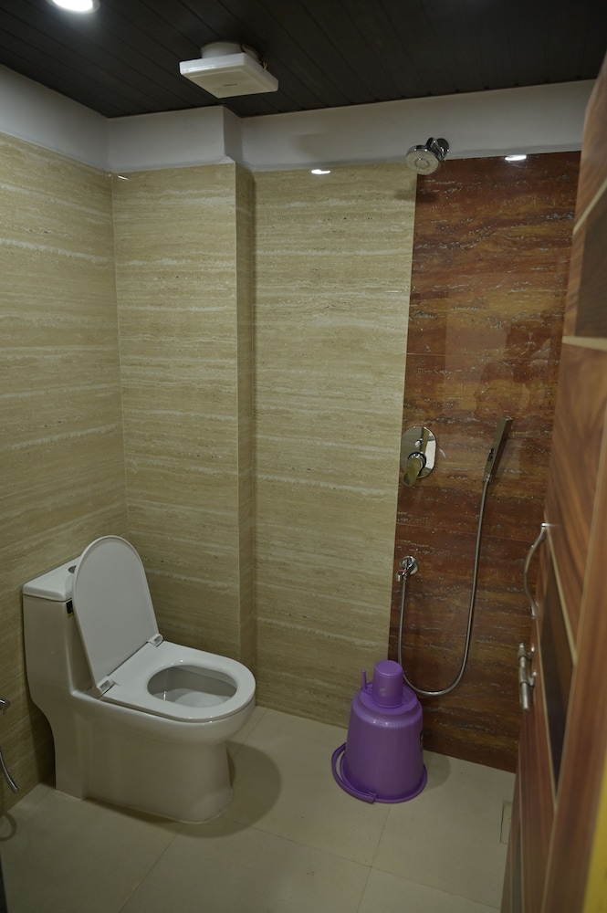 Hotel Satyabhama Lodging