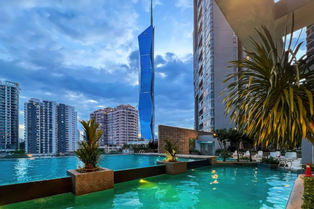 Swiss Garden Residences by Emily