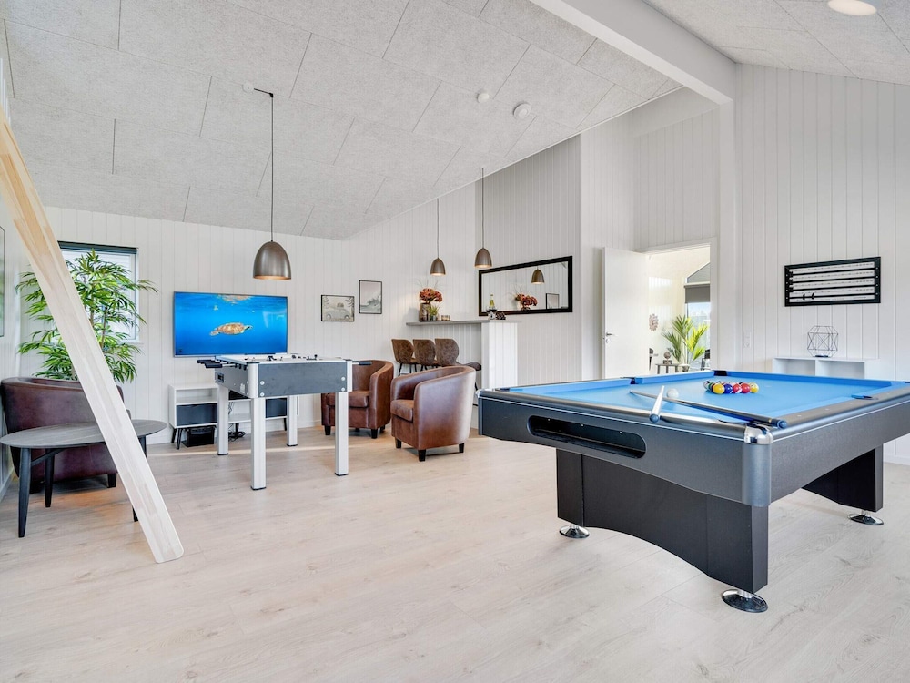 5 Star Holiday Home in Aakirkeby