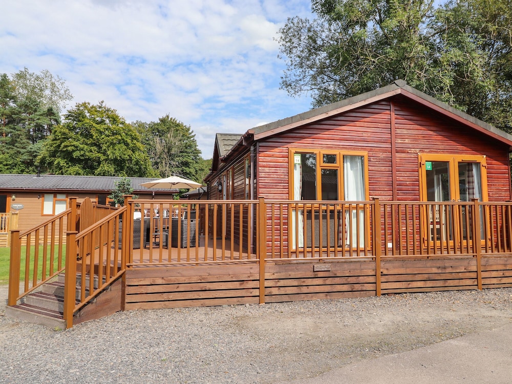 Honeysuckle Lodge