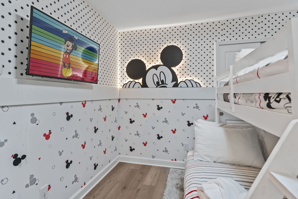 Roomy Villa With Themed Bedrooms Private Pool