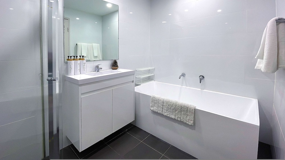 Metawise 2BR Apartment in Heart of Hurlstone Park