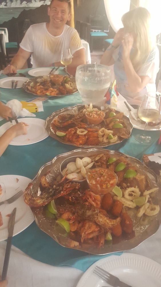 Luz de Luna Hotel & Spanish Restaurant