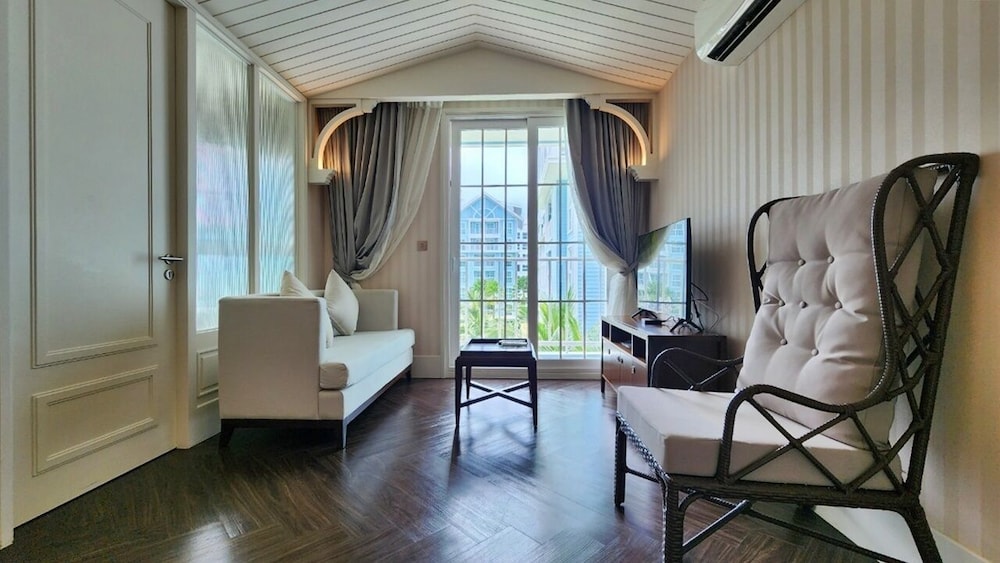 Luxury 1 Bedroom condo CloseToBeach G411
