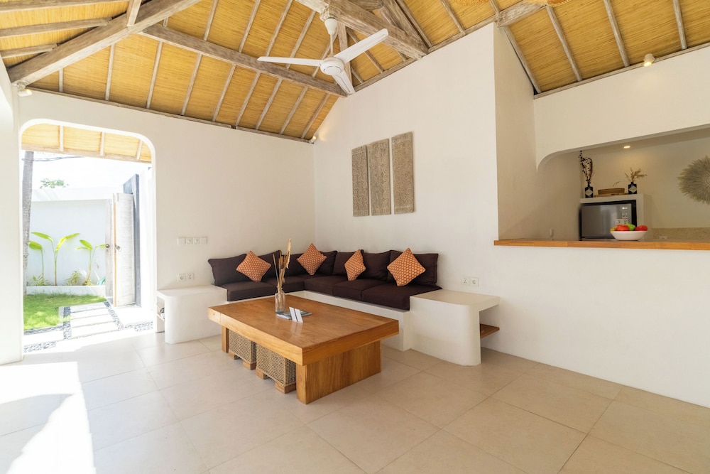 Villa Cocodrilos 1 by Pertama Management