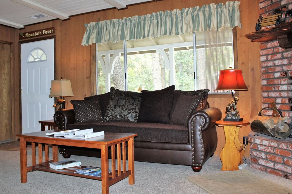Cabin with Foosball-Southern Comfort