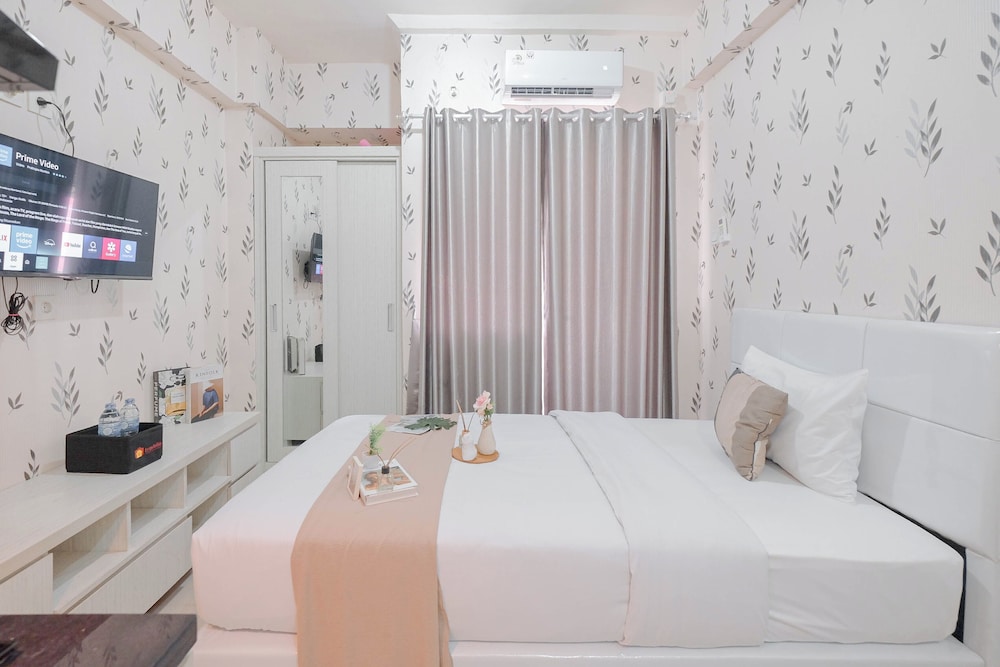 Soft And Strategic Studio At Green Pramuka City Apartment