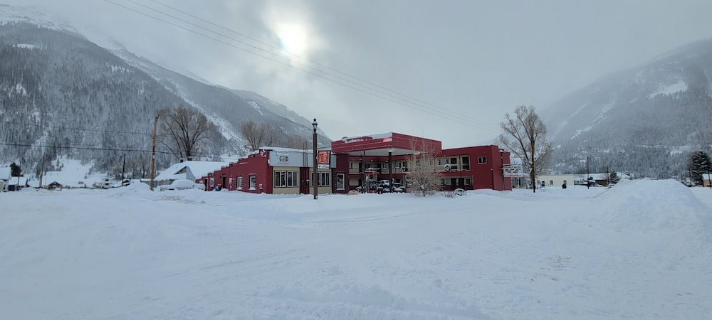 Triangle Motel