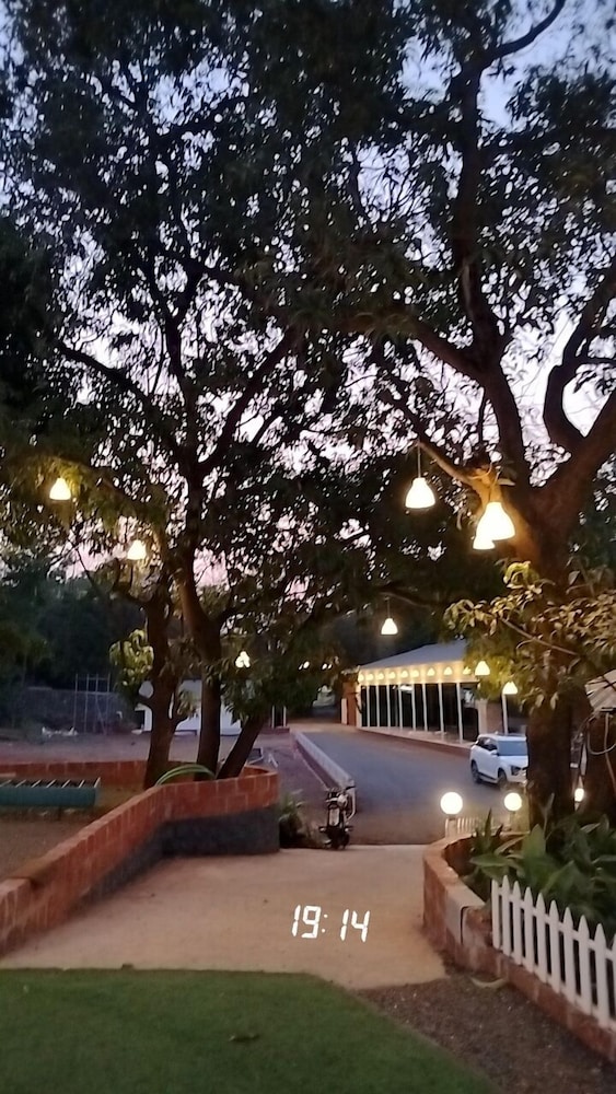 Natures Cove Resort