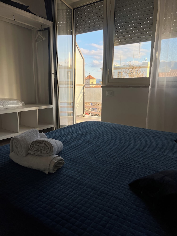 Leone Suite View & Restaurant