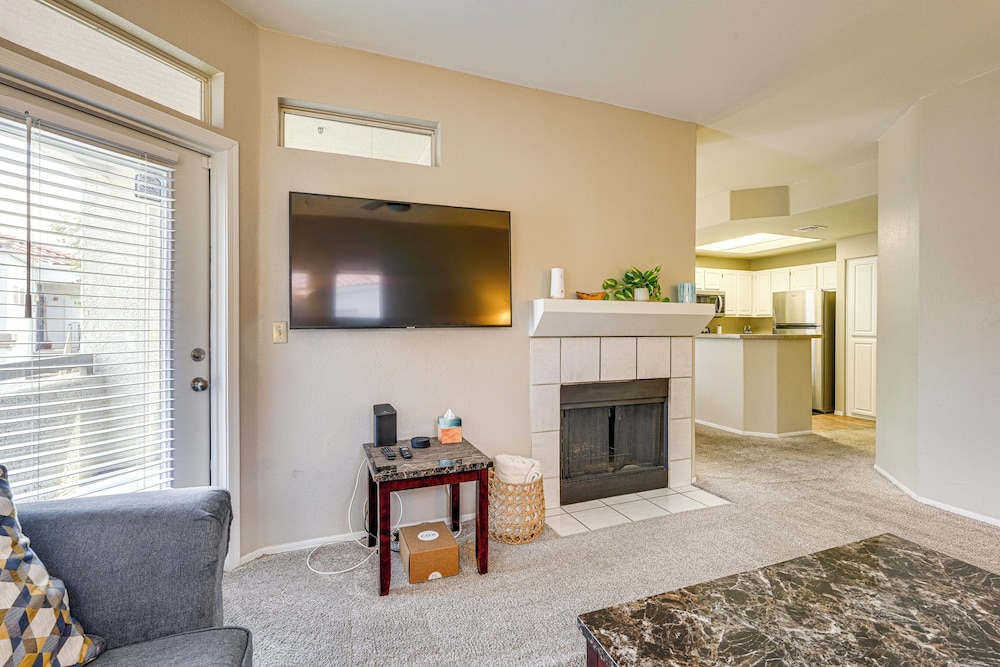 12 Mi to Old Town Scottsdale: Condo w/ Pool Access