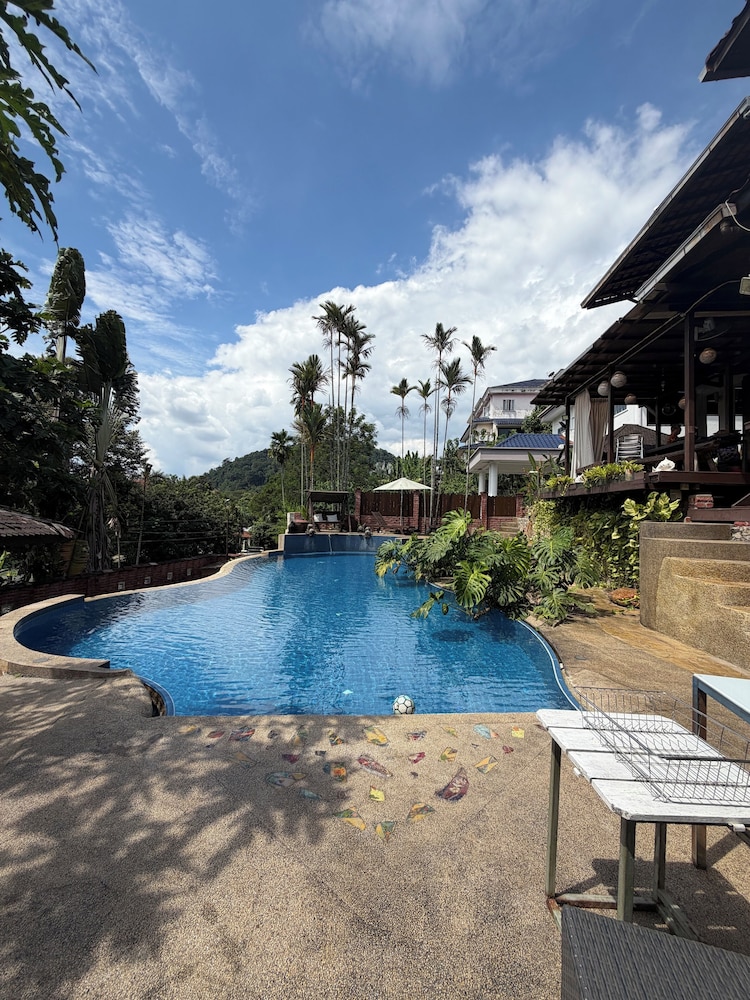 Serene Palm Heritage Tropical Villa