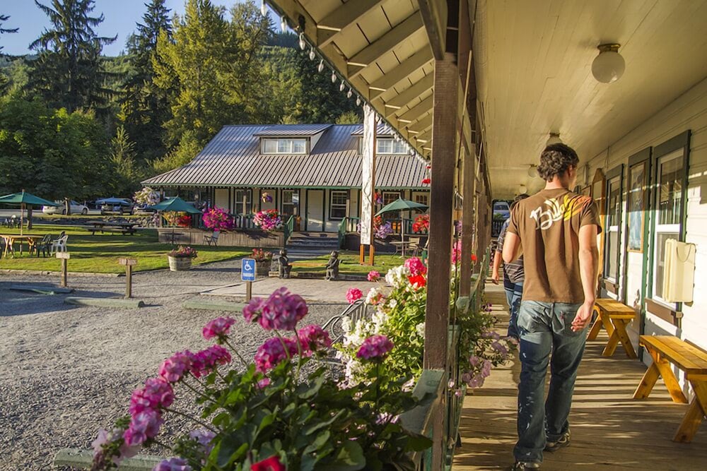 Whittaker's Motel & Historic Bunkhouse