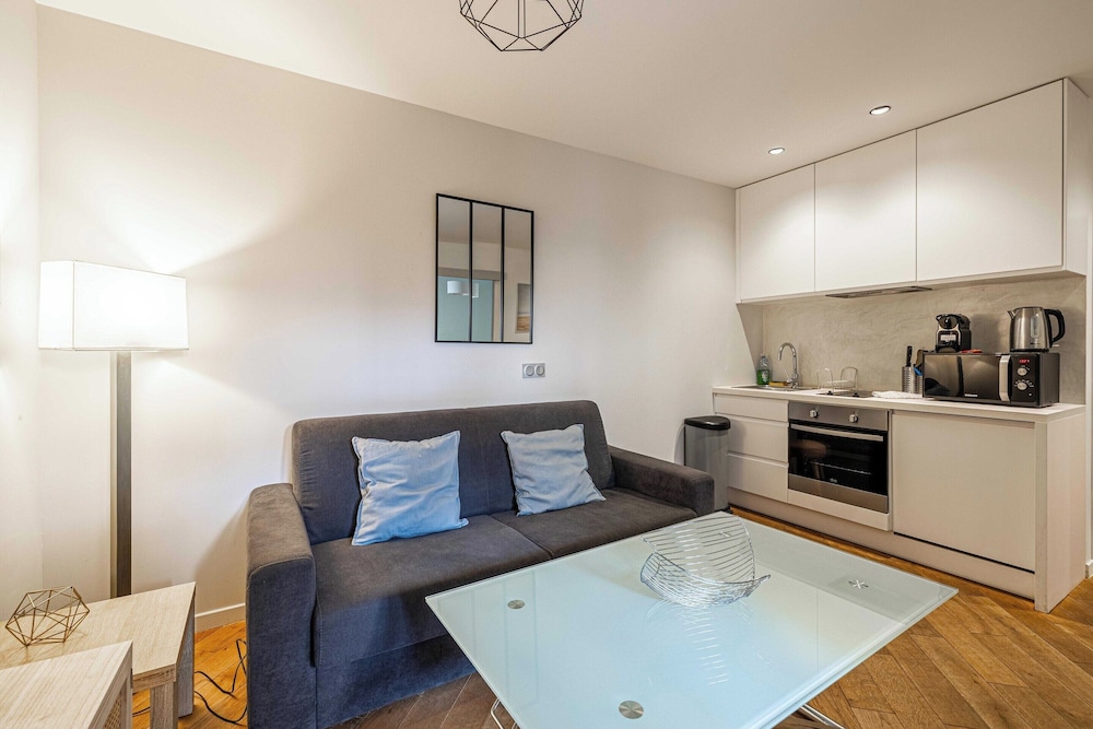 Renovated Cozy Apartment in Cannes Meynadier - 4p view 4