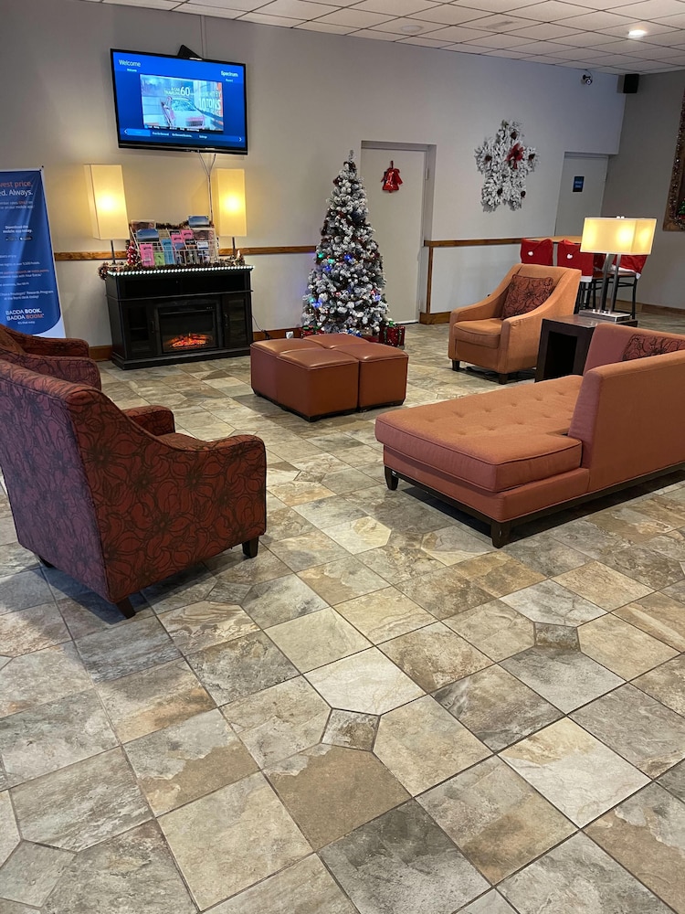 Lobby & Reception