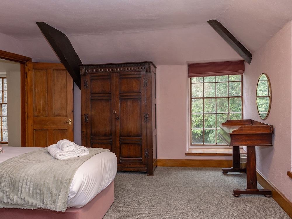 Watermouth Castle, Rhododendron Apartment