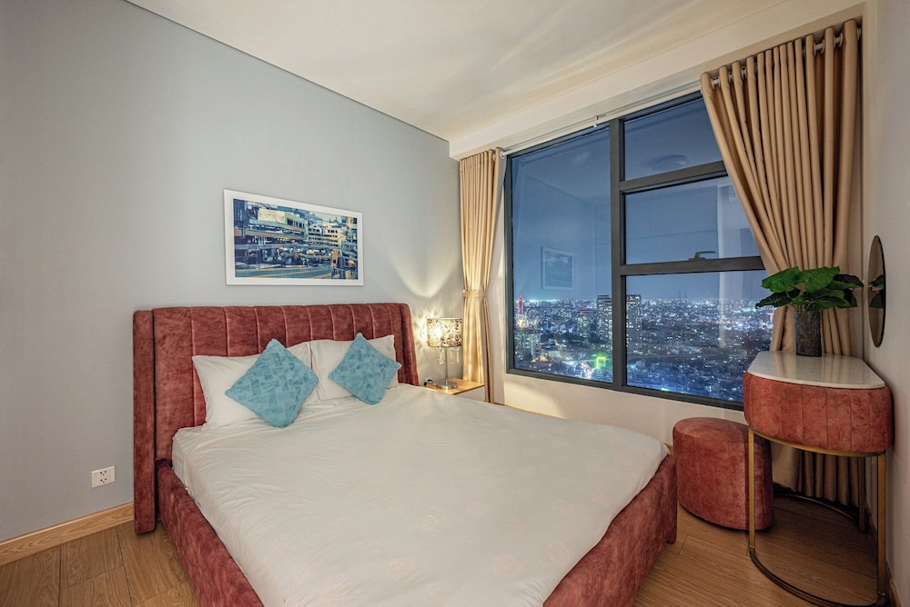 SUNWAH PEARL Premier Residence