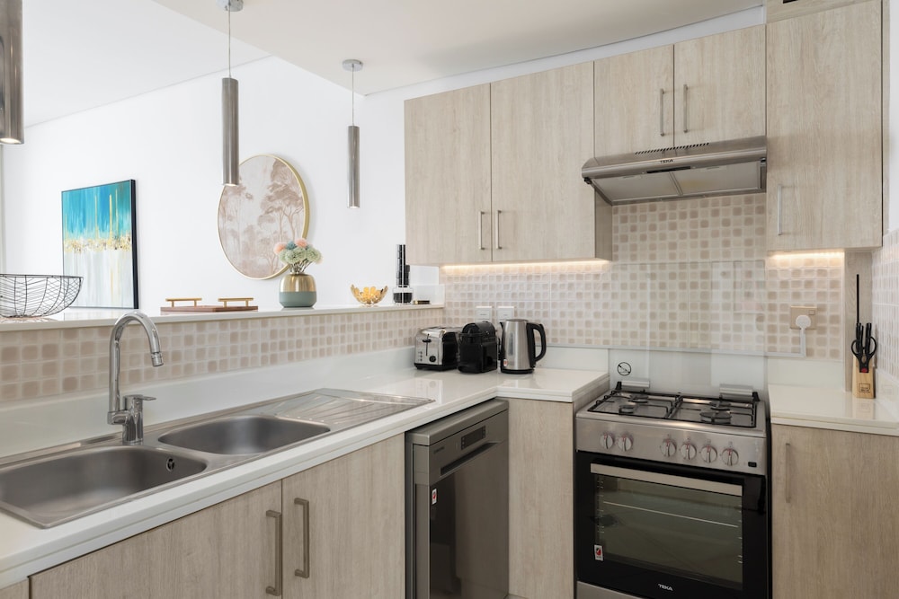 Maison Privee - Elegant Palm Retreat w/ Iconic Sea and Marina Vws