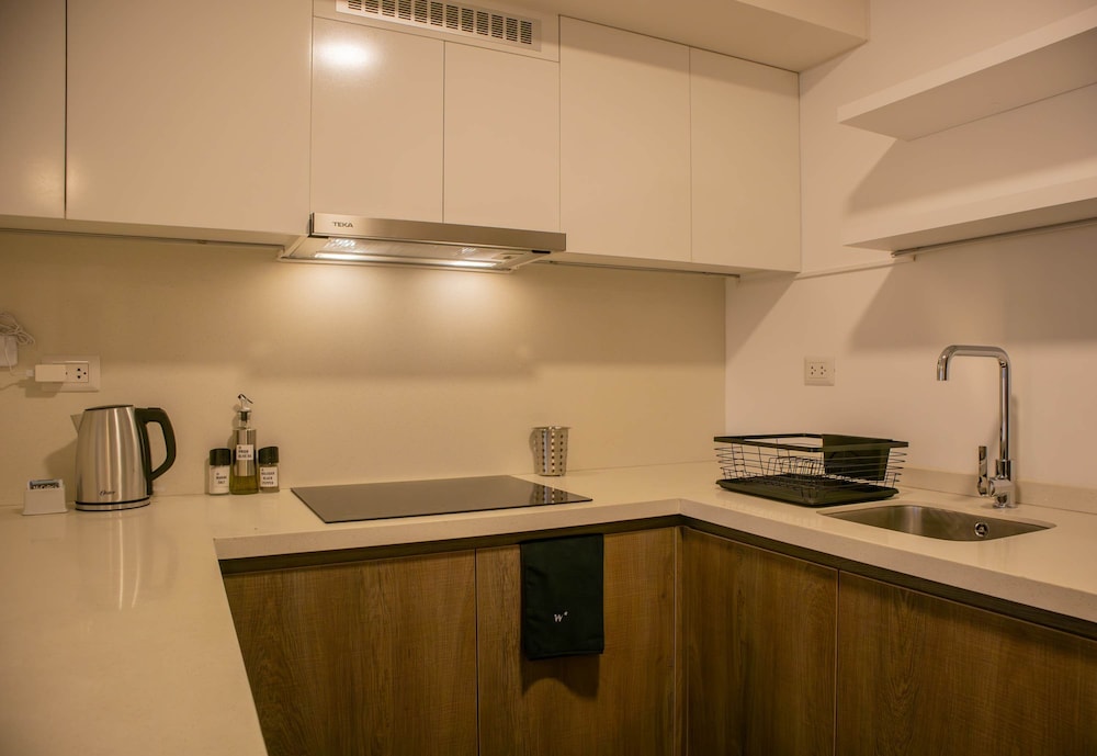 w Comfort 2BR w Private Balcony in San Isidro