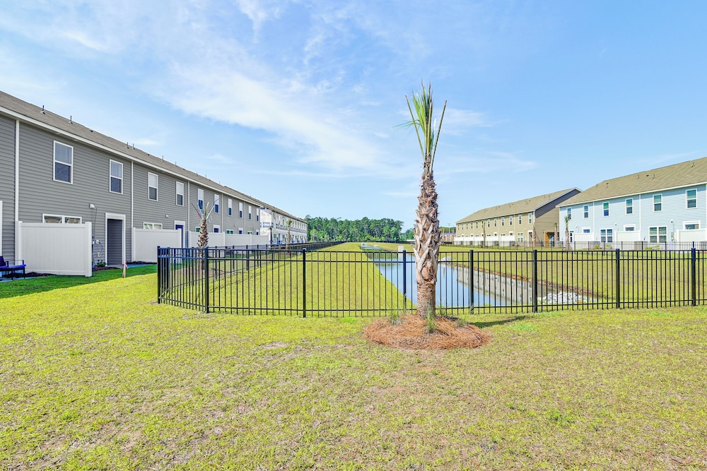 2 Mi to Shore: Newly Built Surfside Beach Gem