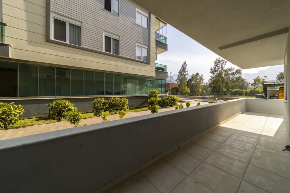 Flat With Shared Pool and Balcony in Konyaaltii view 4