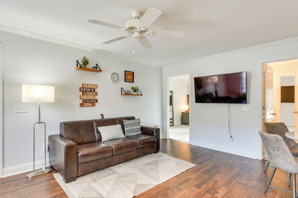 Walk to Shops & Dining: Downtown Condo in Helen