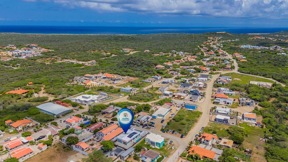 4BR 3BA Newly Built w Private Pool 5 min 2 Beach