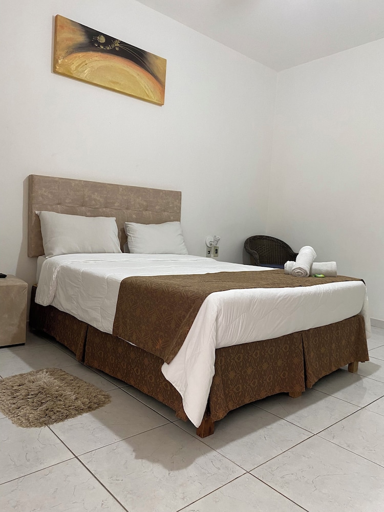 Acalanto Inn