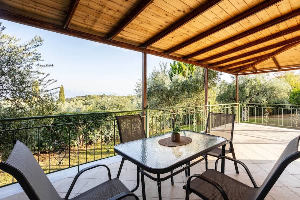 Aelia Guesthouse - Olive Grove Retreat