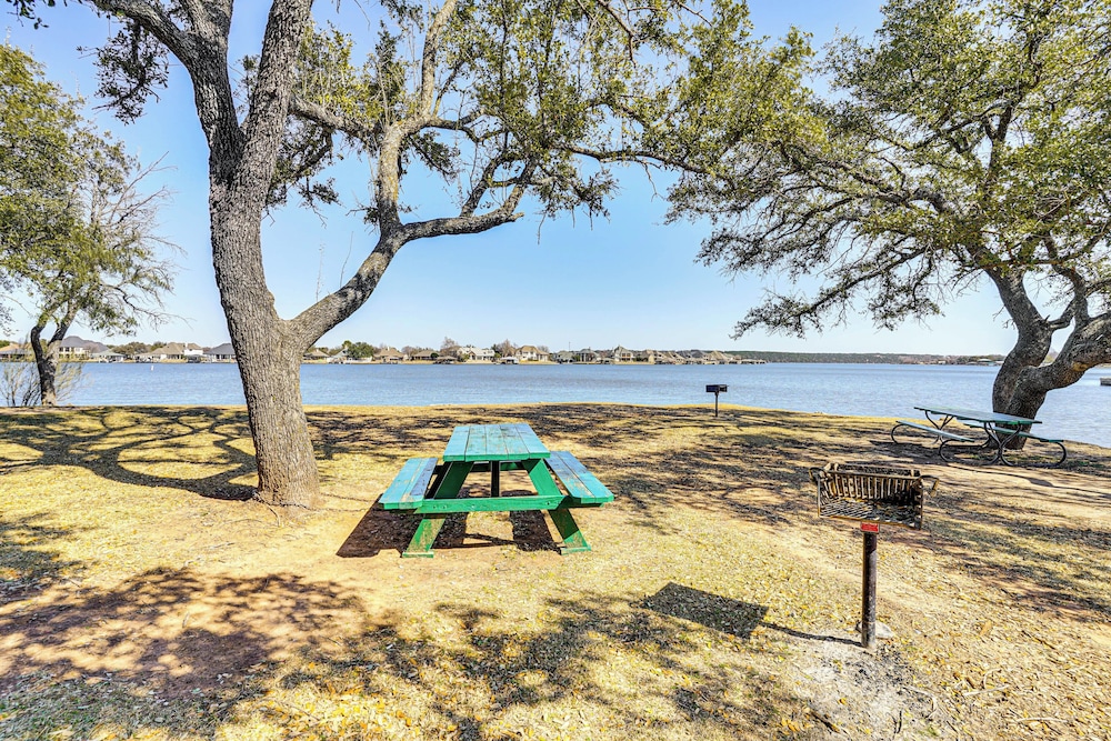 Walk to Lake: Modern Pet-friendly Home in Granbury