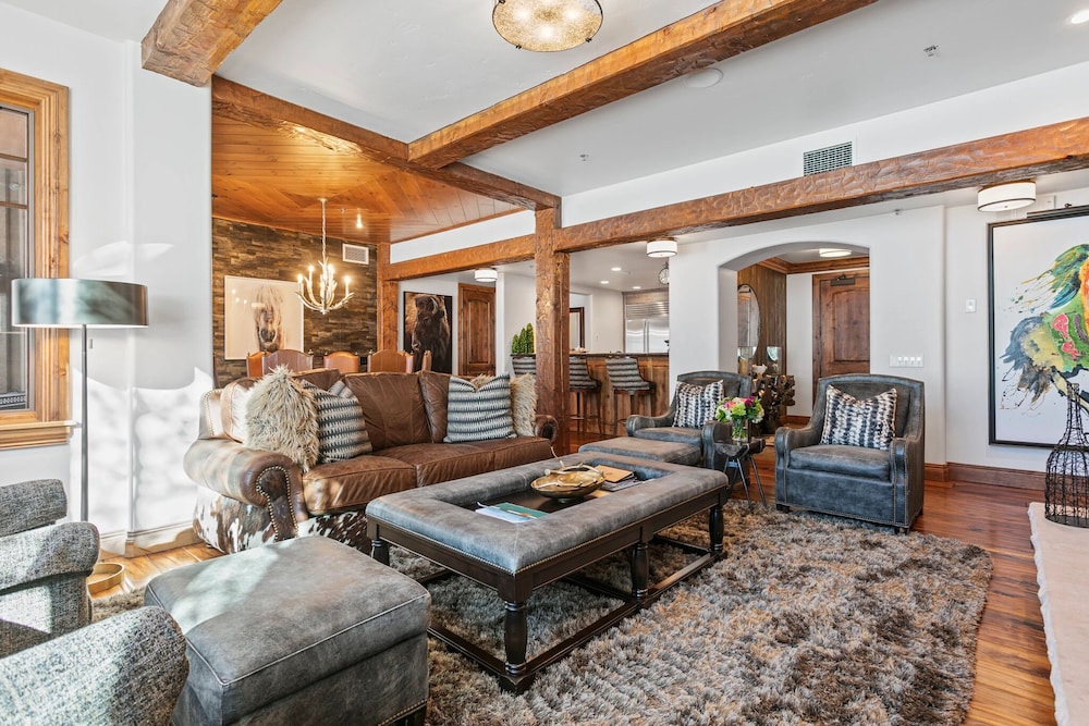 Grand Lodge - 3 Bedroom Deluxe #304 - Ski-in/out 3 Condo