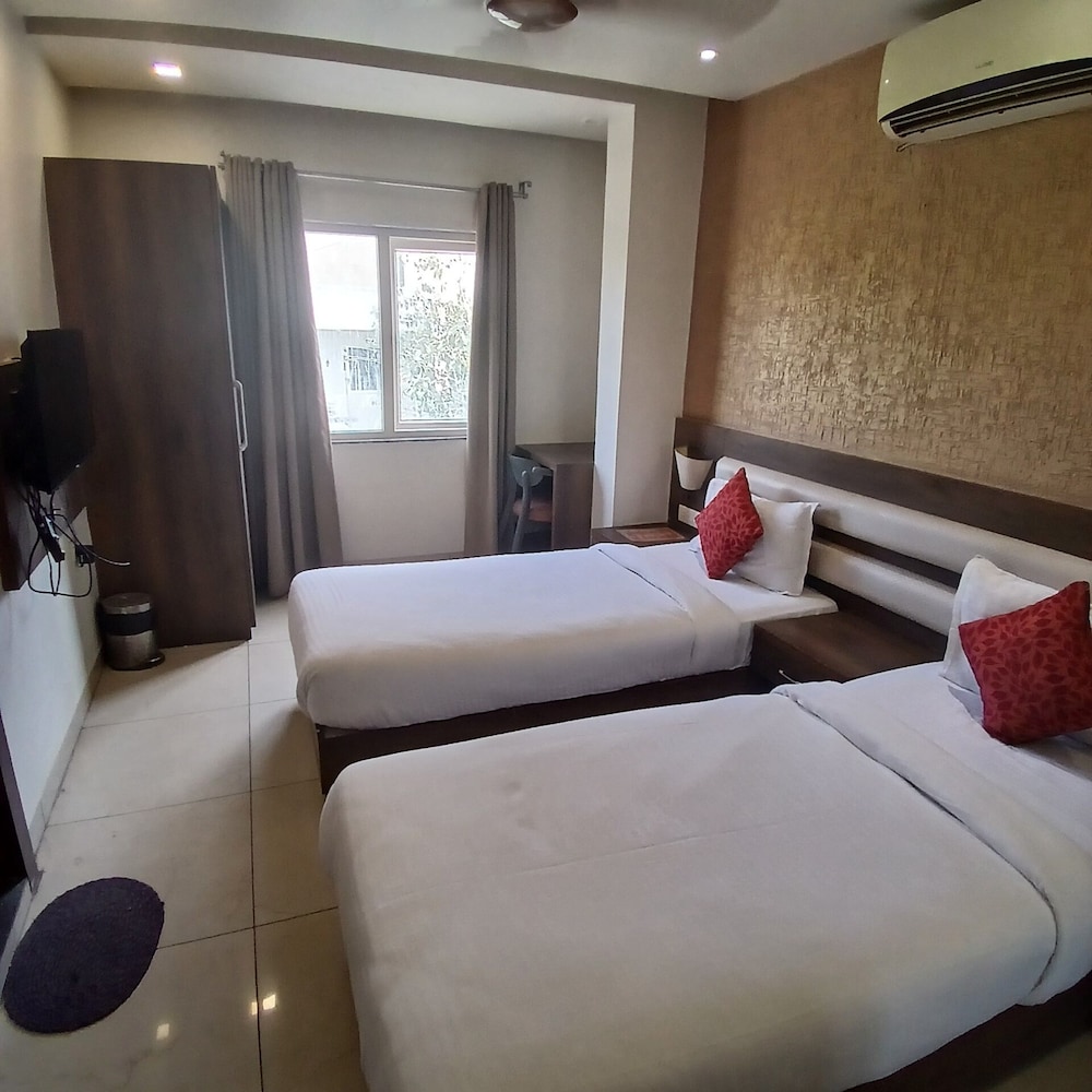 Hotel Square 36